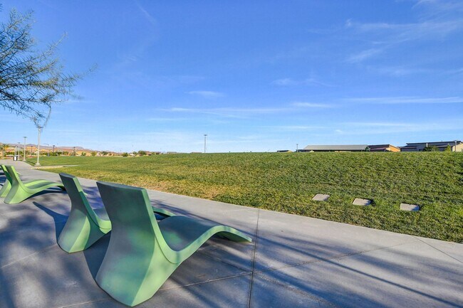 Building Photo - Gated community Located within the Valley Vista Master Plan. 4 Bed 3 Bath features and Open and i...