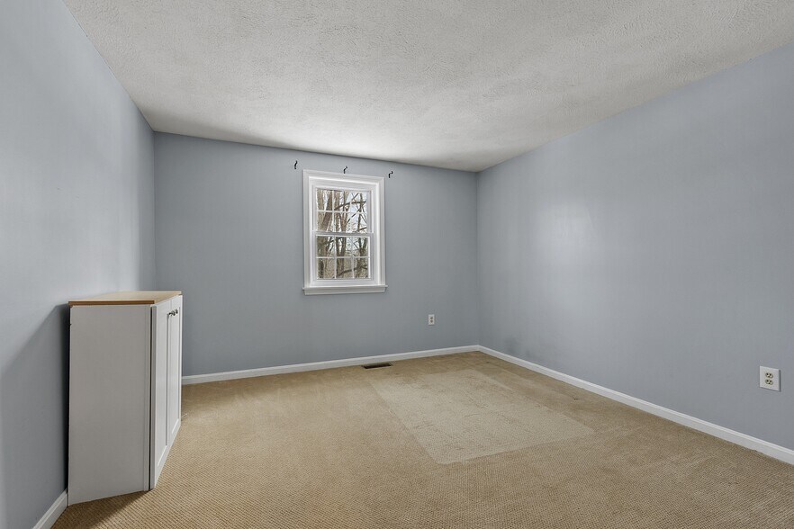 Building Photo - 73 Kennedy Dr