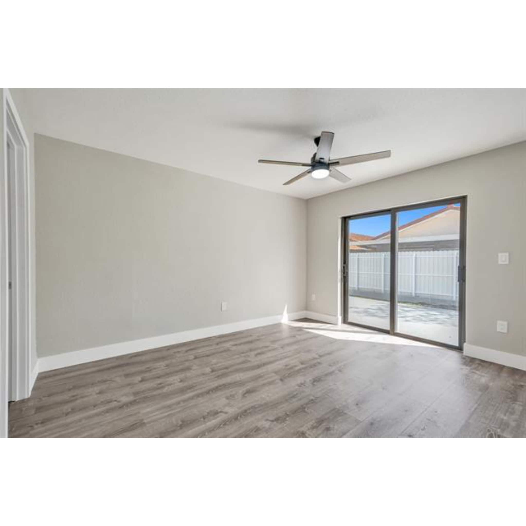 Building Photo - 2614 W 65th St