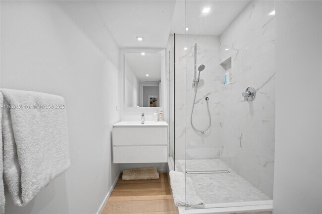 Building Photo - 2301 Collins Ave