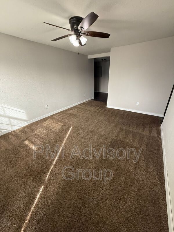 Building Photo - 544 SE Colfax Pl