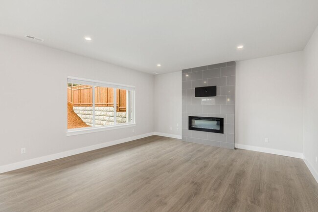 Building Photo - Bothell 3 Bedroom 2.5 Bath - Northshore School Dist