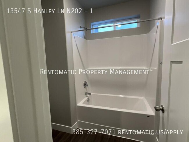 Building Photo - 13547 S Hanley Ln