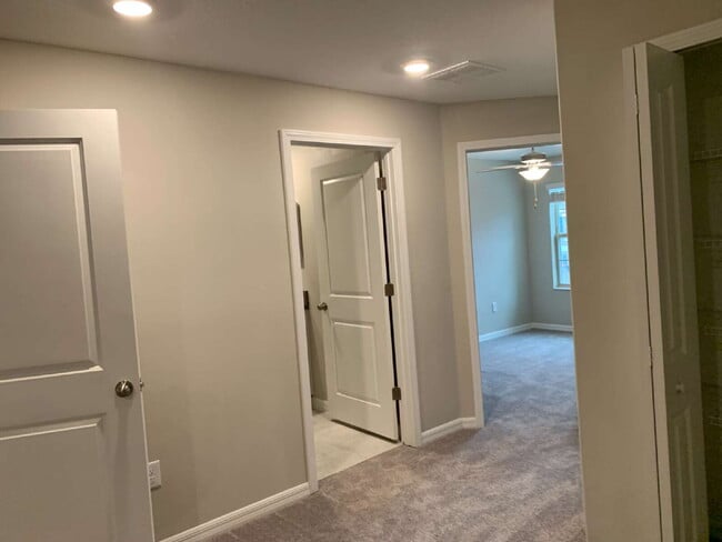 Building Photo - 9625 Pembrooke Pines Dr