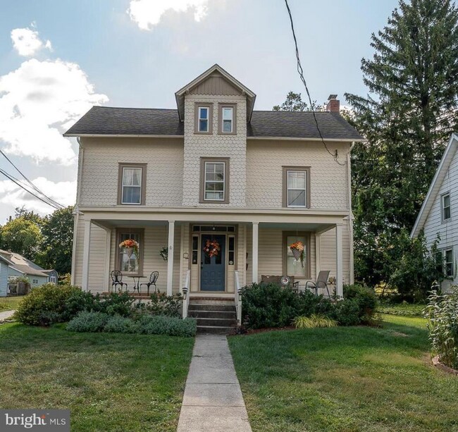 Primary Photo - 11 Maple Ave