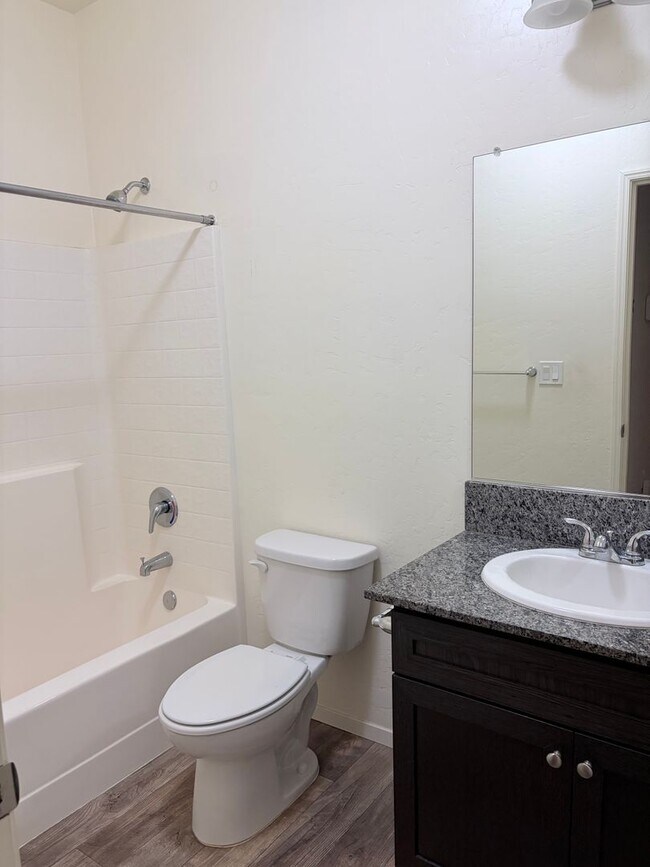 Building Photo - 1588 Hartley Dr