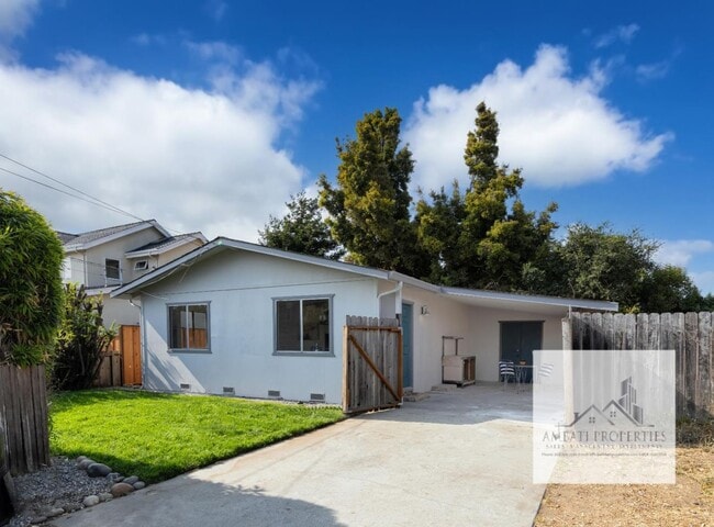 Building Photo - Monthly Rental Opportunity: Charming Singl...