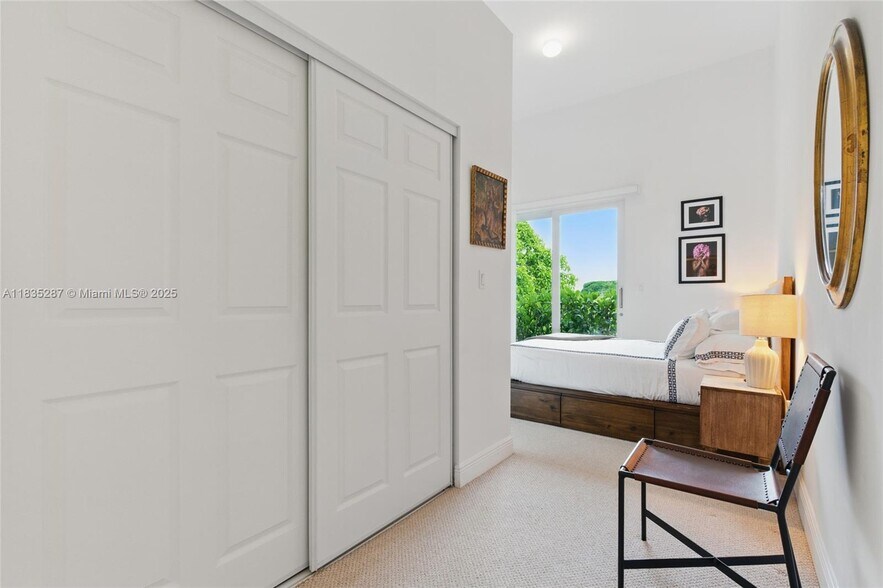 Building Photo - 2701 SW 3rd Ave