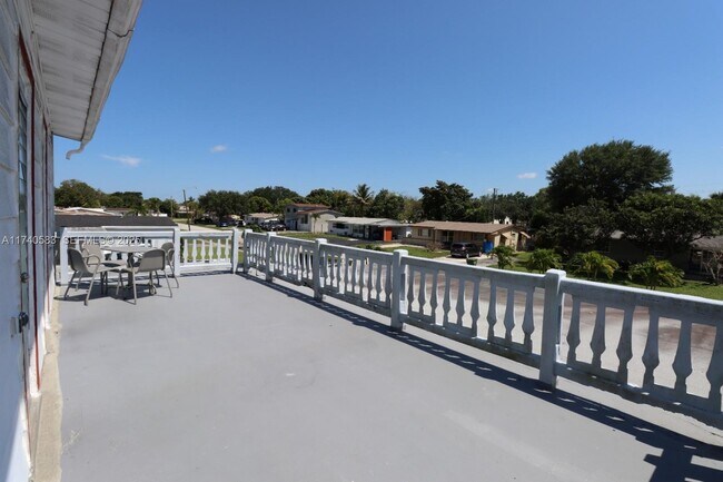 Building Photo - 141 McArthur Pkwy