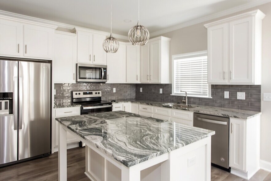 Building Photo - 2218 Moose Rd