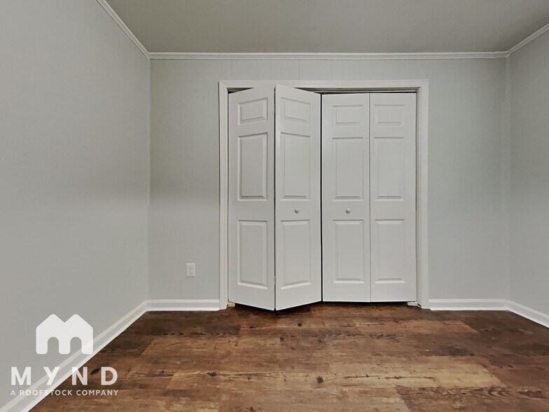 Building Photo - 1720 Finchley Dr