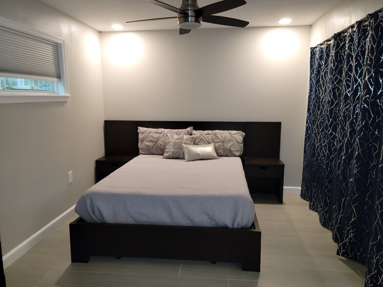 bedroom - 340 N Lake Jessup Ave