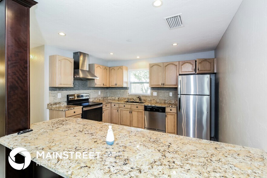 Building Photo - 4036 Waikiki Dr