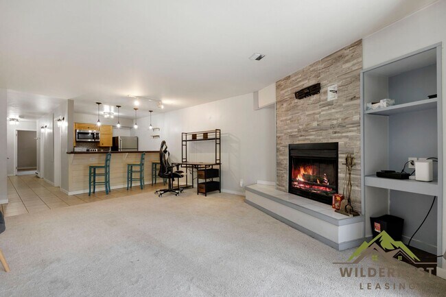 Building Photo - Steps to the Runs, Mountain Views, Spacious Ski Run 1 Bedroom Condo