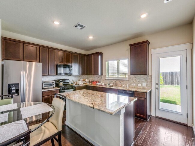 Building Photo - 5906 Wolf Pack Dr