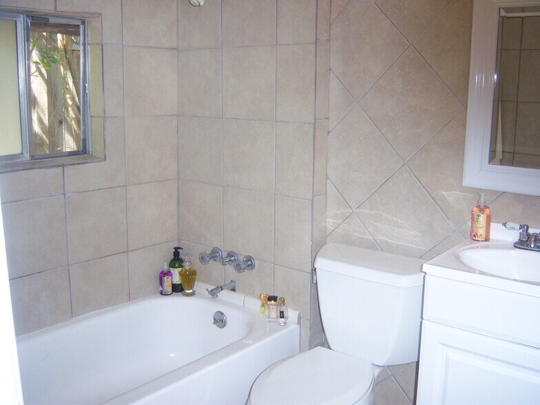 Building Photo - 8163 Arthur St