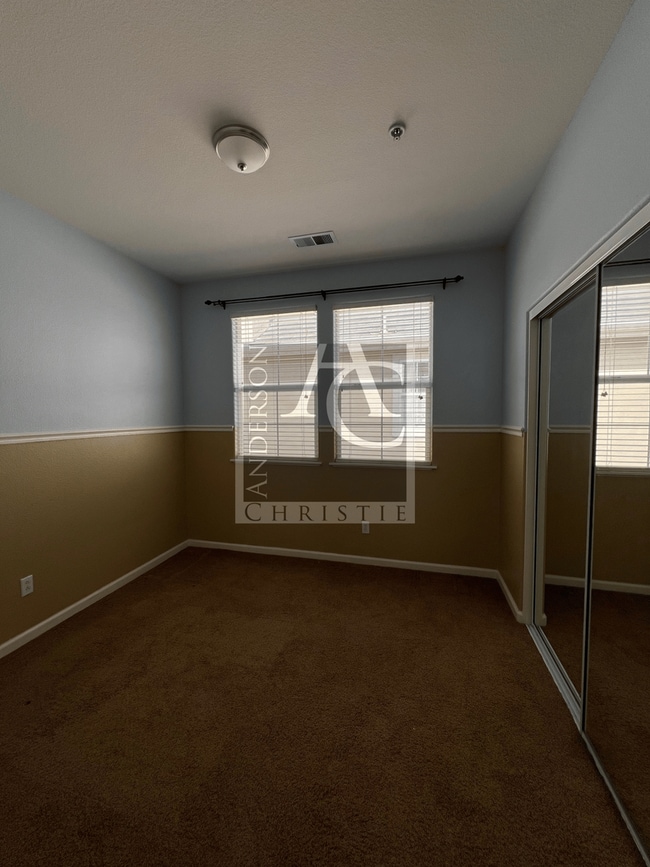 Building Photo - 4br in Bay Breeze Community