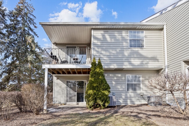 Building Photo - 3 N Victoria Ln