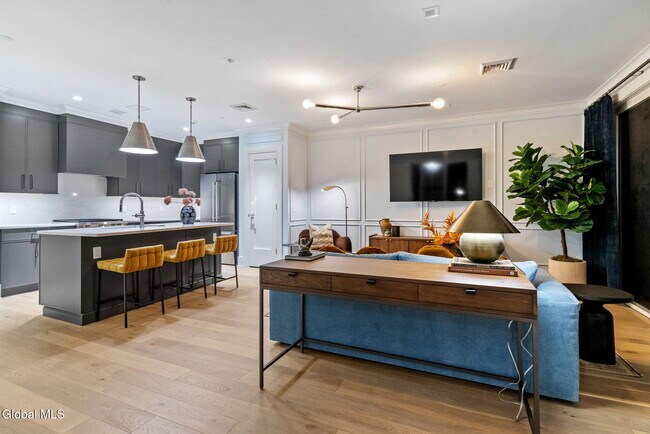 Building Photo - 19 Washington St