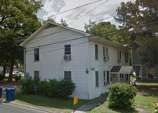 Building Photo - 411 W Taft St