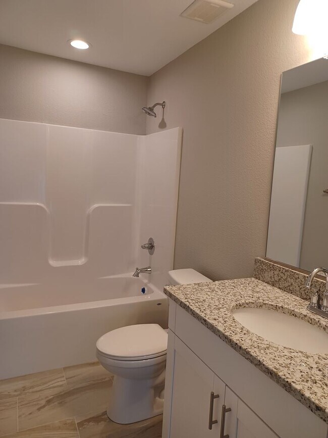 Building Photo - Newly Constructed 5 Bedroom Home in Hampton