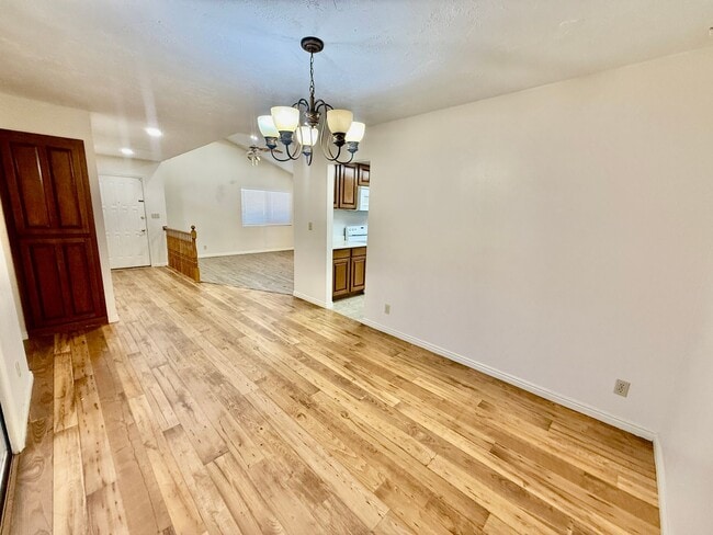Building Photo - 840 S 400 E
