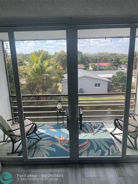 Building Photo - 111 Royal Pk Dr