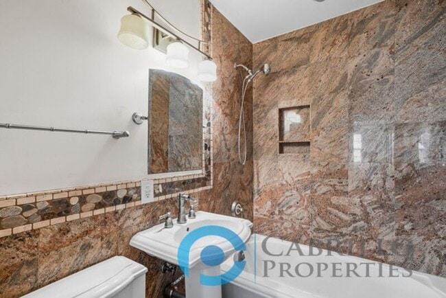 Building Photo - 7940 La Jolla Shores Dr