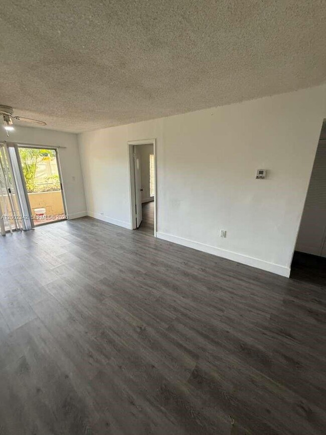 Building Photo - 11905 NE 2nd Ave