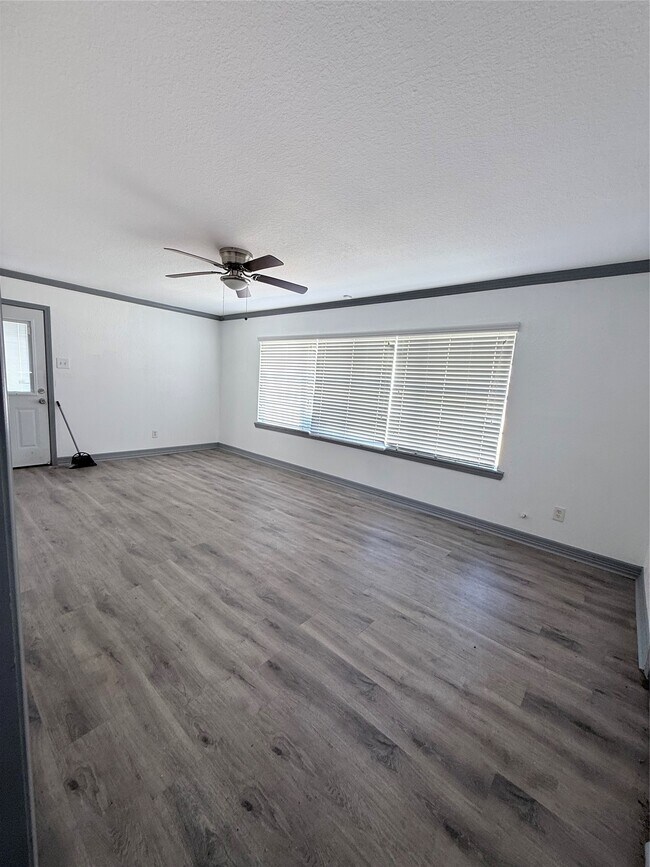 Building Photo - 3818 Linkwood Dr