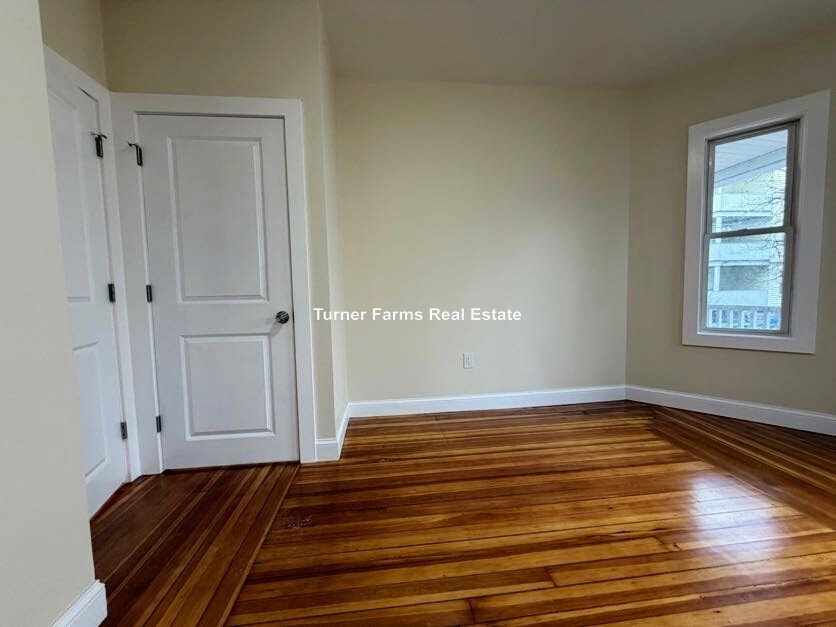 Building Photo - 5 Lowell Cir