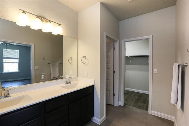 Building Photo - 8108 Ausblick Ave