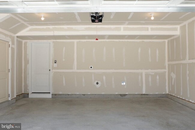Building Photo - 1727 Water Xing Rd