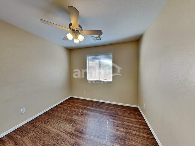 Building Photo - 10027 W Southgate Ave