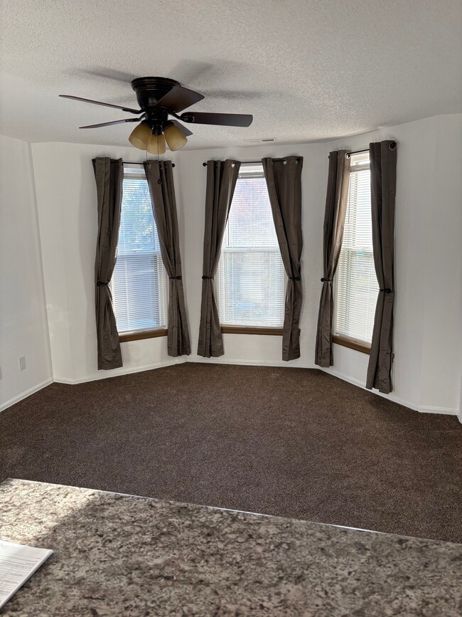 Building Photo - 301 W Abriendo Ave