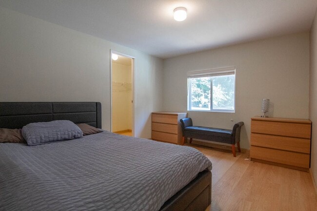Building Photo - Furnished Shingletown Home with Horse Corr...