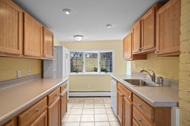 Building Photo - Beautiful 4 Bedroom 3.5 Bathroom Home On Quiet Tree-Lined Street In Millwood.