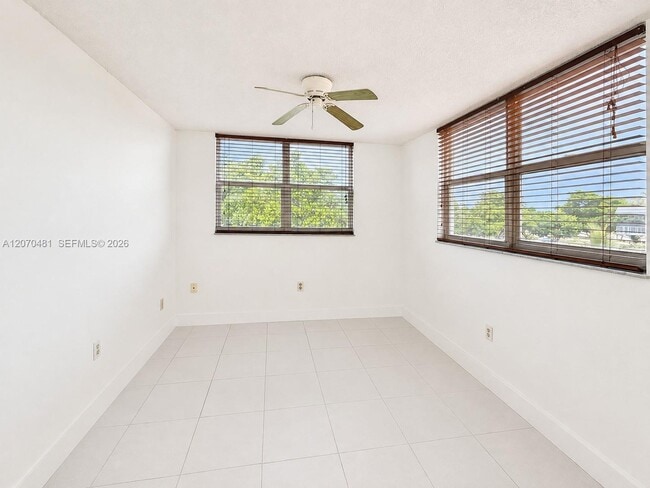 Building Photo - 9101 Lime Bay Blvd