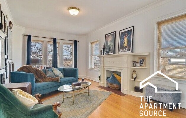 Primary Photo - 4521 N Harding Ave