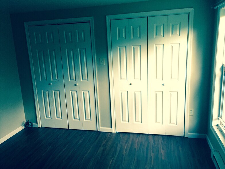 Bedroom - 103 E Overbrook Rd