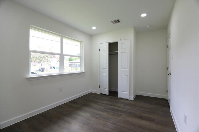 Building Photo - 4517 Brinkley St