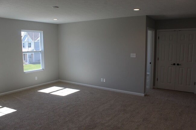 Building Photo - Available Now! Beautiful 4 BR in Brownsburg!