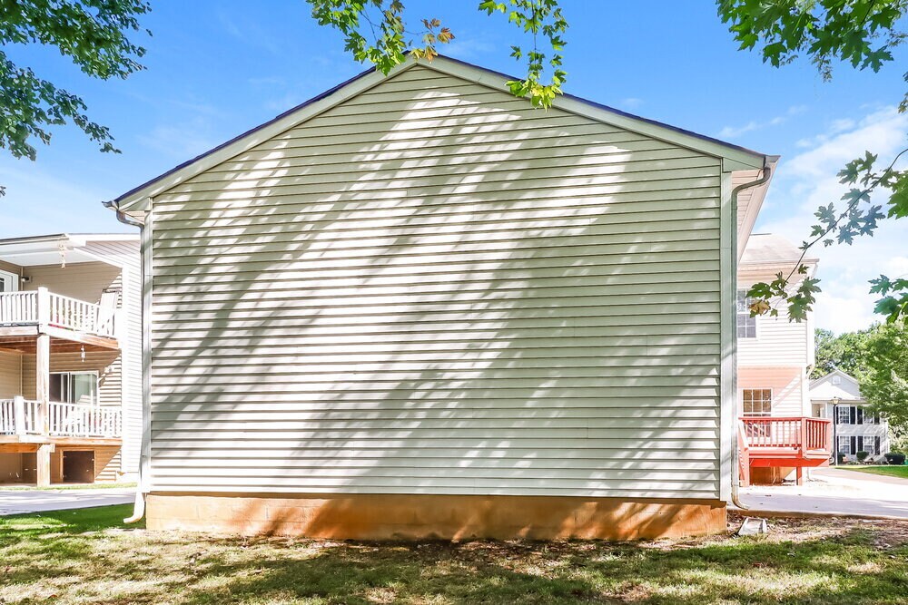 Building Photo - 10217 Meadow Crossing Ln