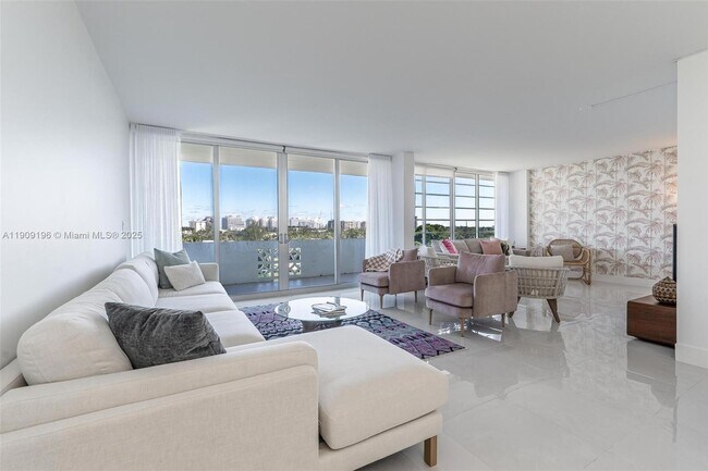 Building Photo - 9101 E Bay Harbor Dr