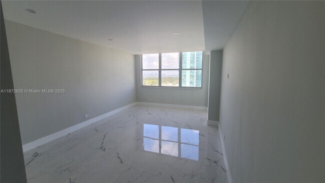 Building Photo - 6039 Collins Ave