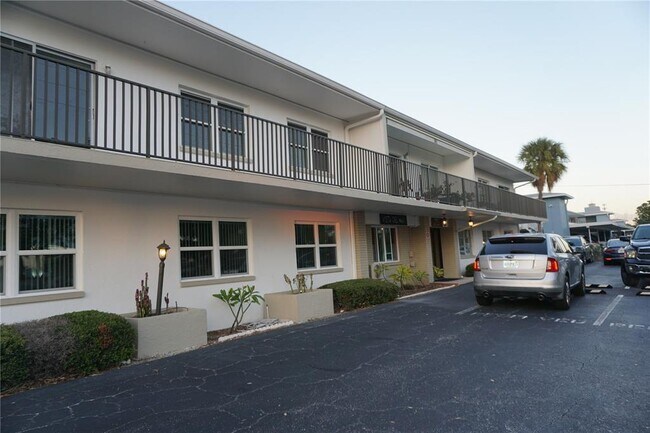 Building Photo - 3753 46th Ave S