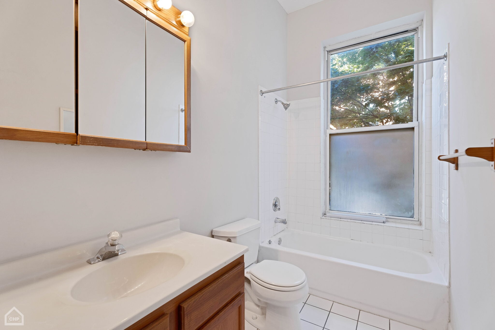 Building Photo - 2601 W North Ave