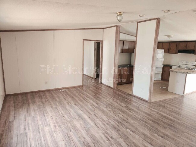 Building Photo - 17 Misty Mountain Way