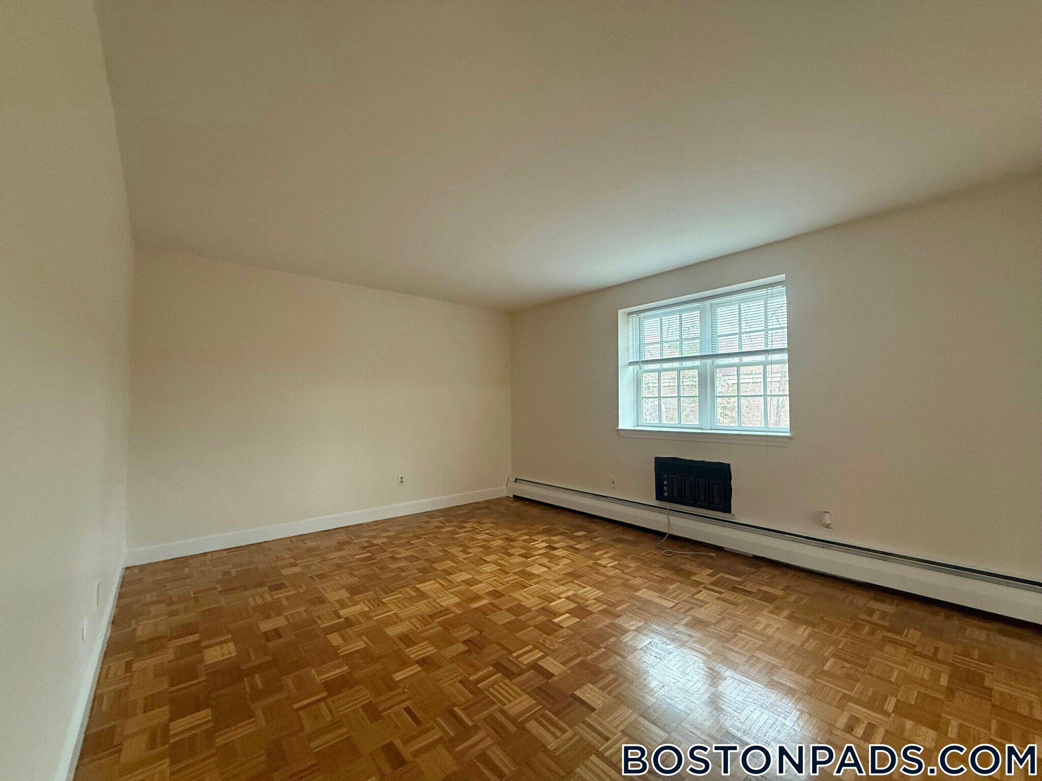 Building Photo - 32 Worthen Rd