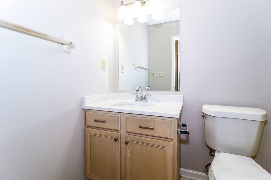 Building Photo - 7121 Showboat Ln